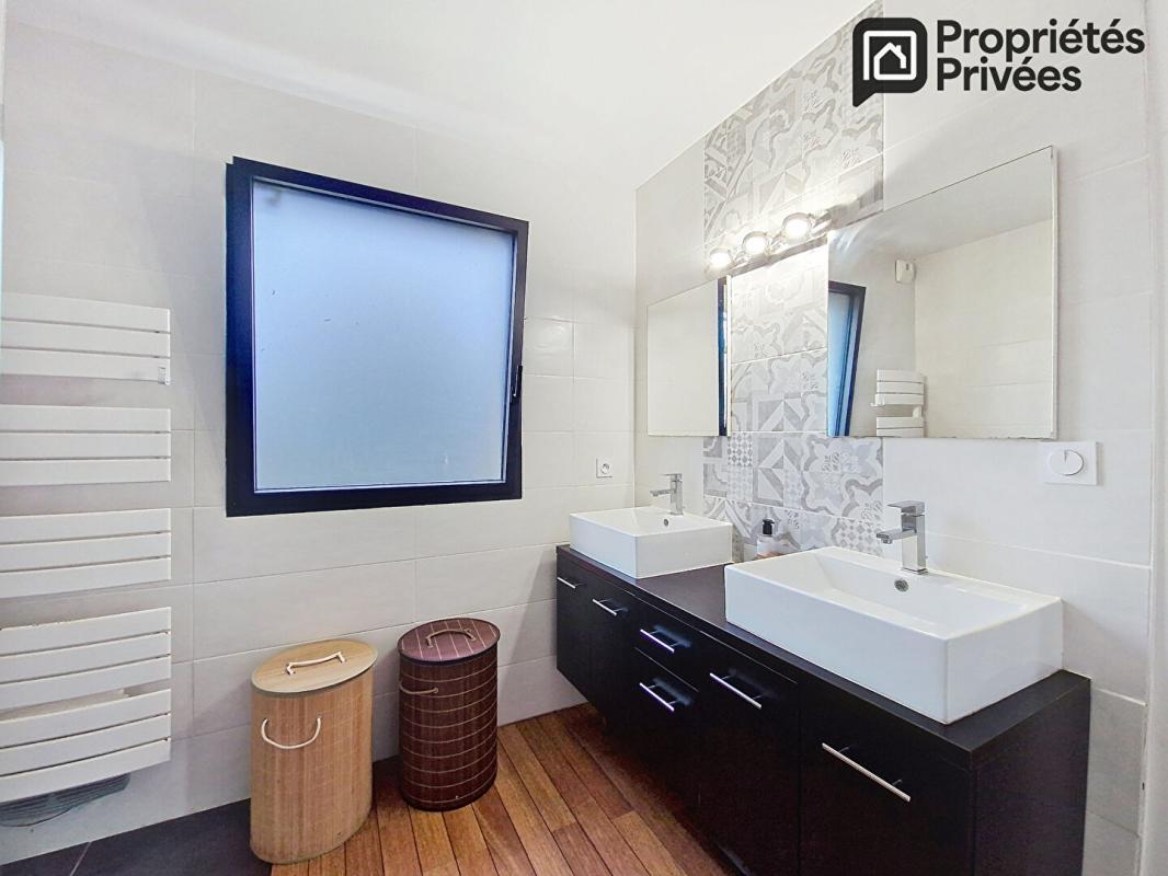 LANDIVISIAU Maison de 2017 Saint-thegonnec 13