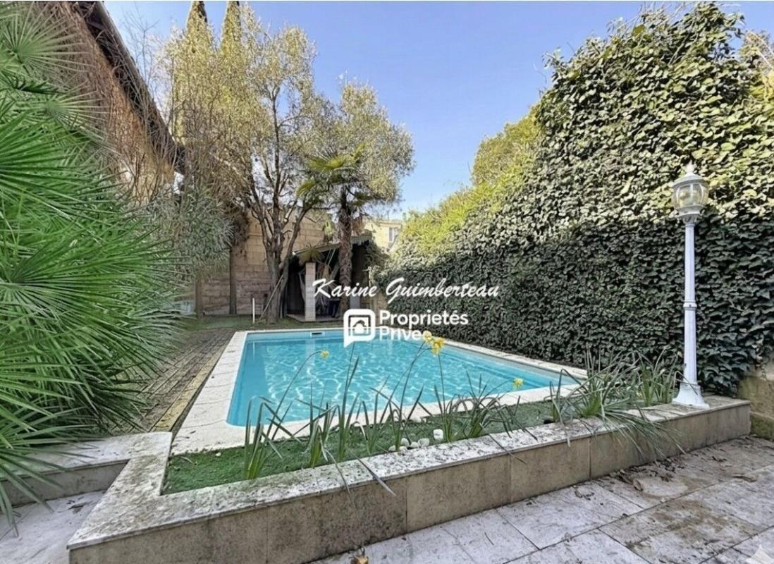 LIBOURNE Maison bourgeoise proche Tourny avec jardin et piscine 1