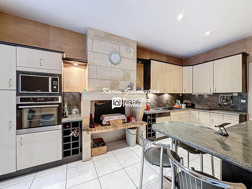 LIBOURNE Maison bourgeoise proche Tourny avec jardin et piscine 10