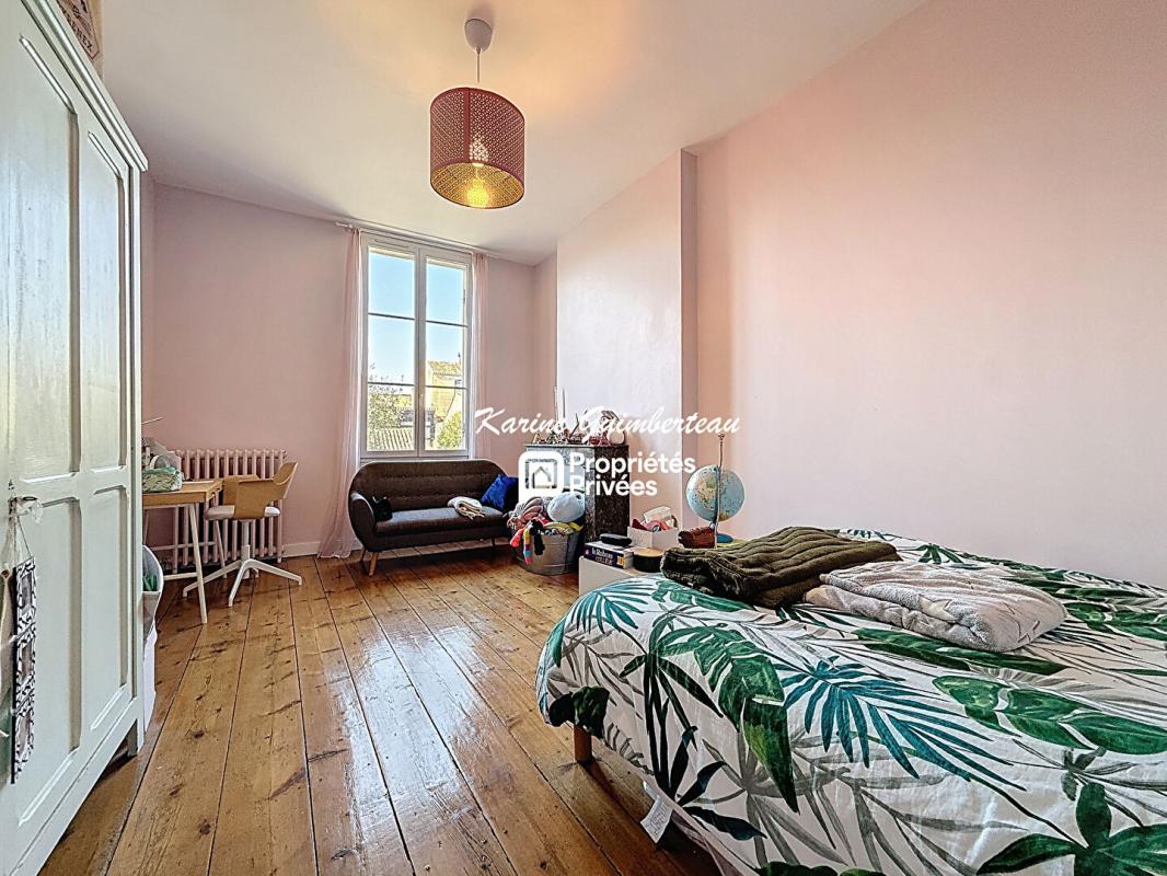 LIBOURNE Maison bourgeoise proche Tourny avec jardin et piscine 12