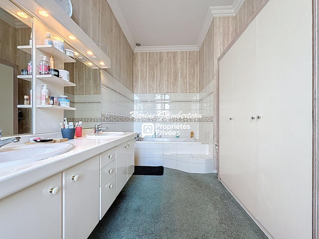 LIBOURNE Maison bourgeoise proche Tourny avec jardin et piscine 14