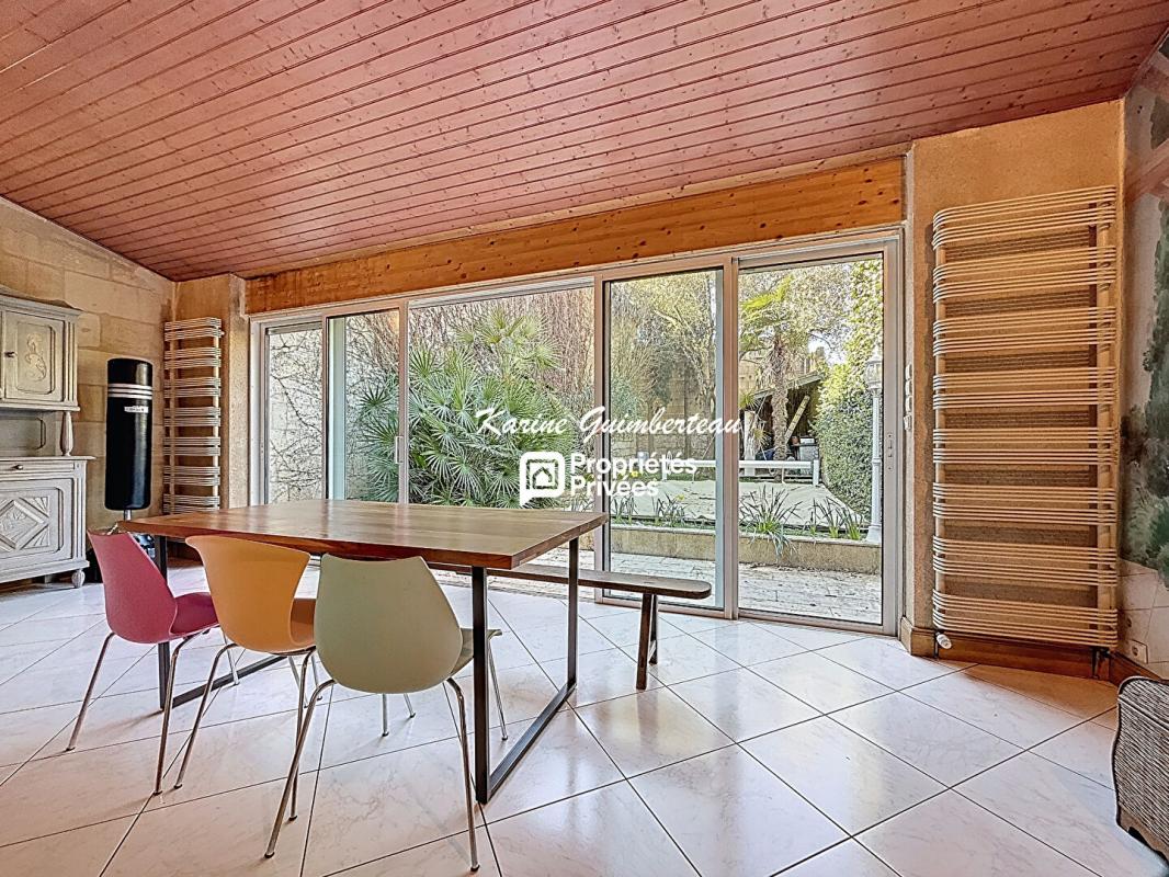 LIBOURNE Maison bourgeoise proche Tourny avec jardin et piscine 8