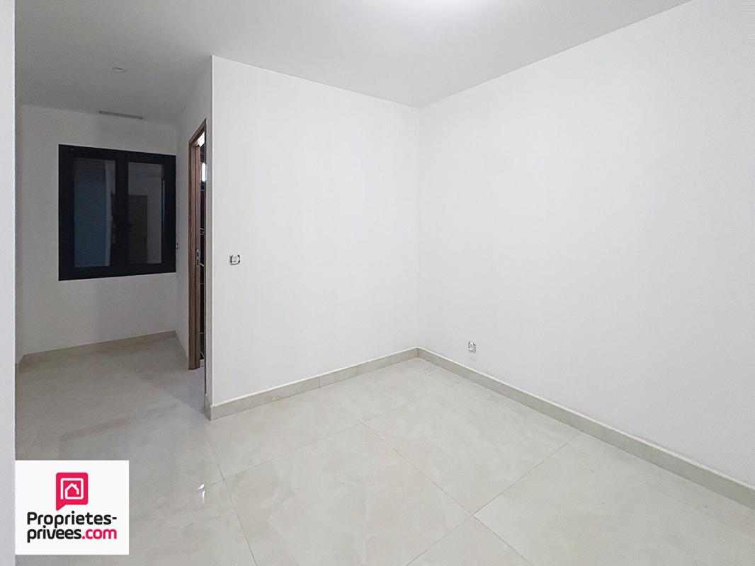 BRIGNOLES Villa T4 neuve avec garage sur 488 M² clos 15