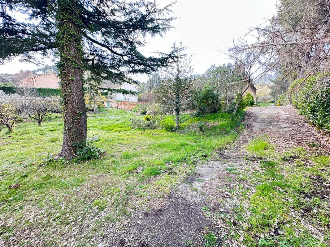 CADOLIVE EXCLUSIVITÉ  Maison avec piscine, garage  grand terrain 13