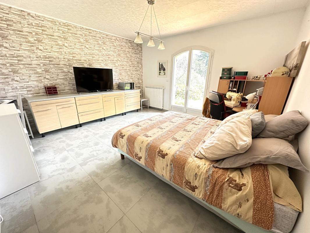 CADOLIVE EXCLUSIVITÉ  Maison avec piscine, garage  grand terrain 3