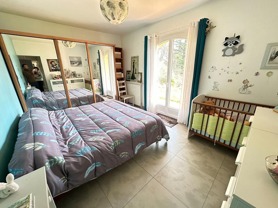 CADOLIVE EXCLUSIVITÉ  Maison avec piscine, garage  grand terrain 6