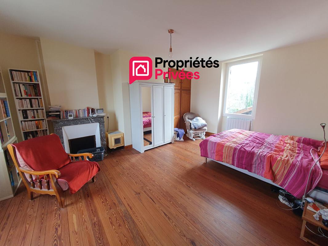 LANGON Maison en pierre 180 m²  - cadre naturel arboré - nombreuses dépendances 11