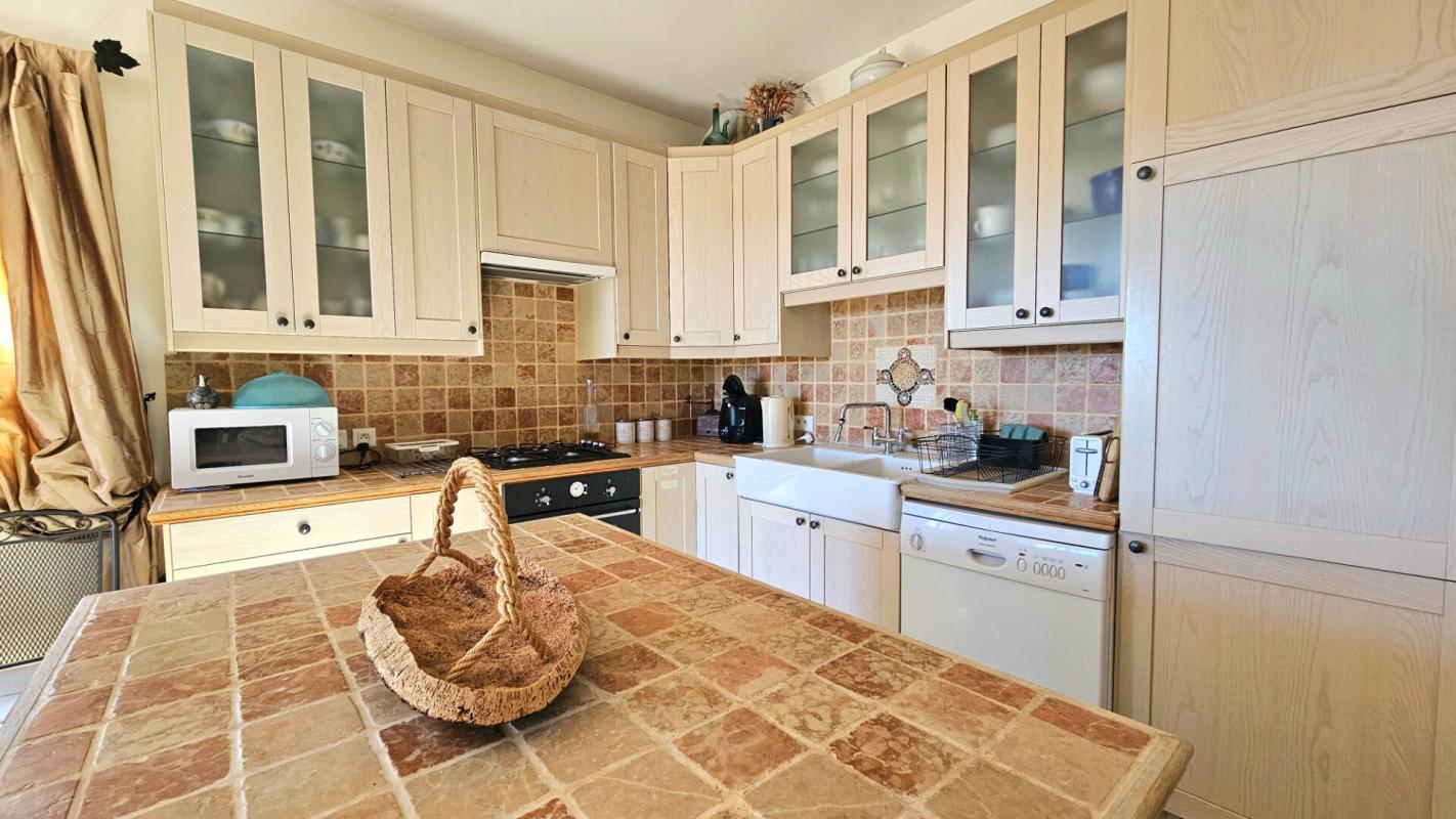 CLAVIERS Villa dans un cadre naturel avec vue dégagée 10