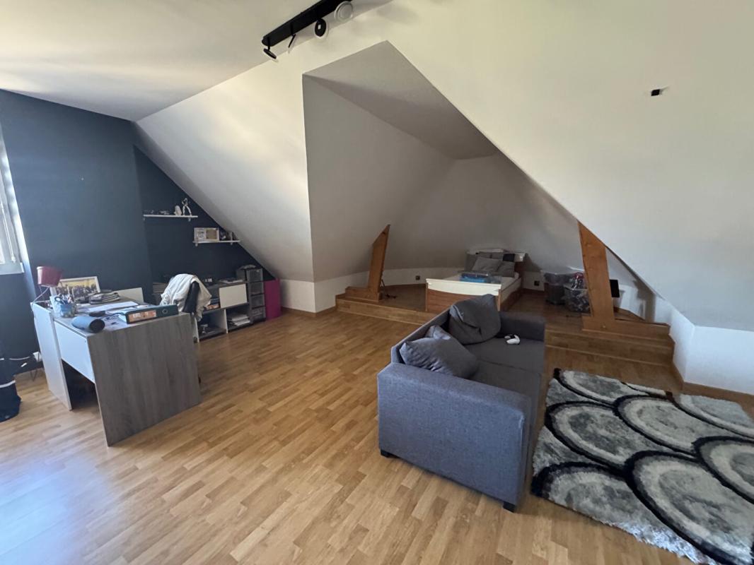 GODERVILLE Maison d' architecte à Goderville 7 pièce(s) 195 m2 12