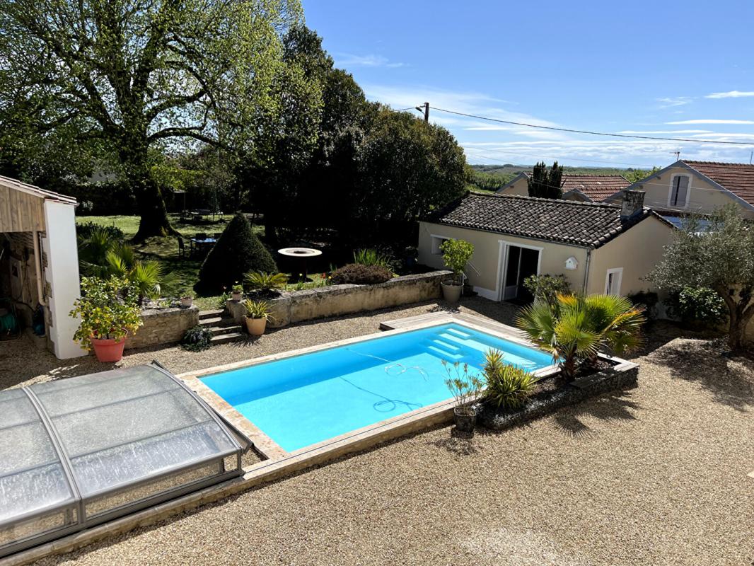 SAINT-GENIS-D'HIERSAC Maison Saint Genis D Hiersac 8 pièce(s) 270 m2 13