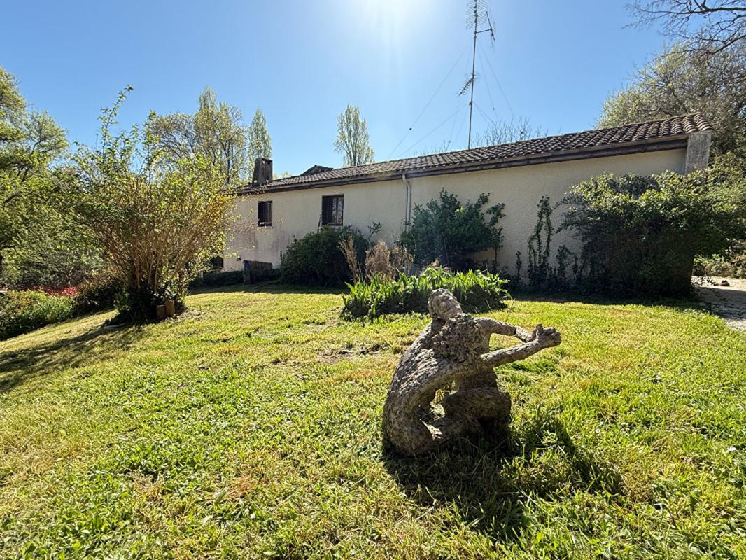 MARSAC Maison Marsac 8 pièce(s) 200 m2 15