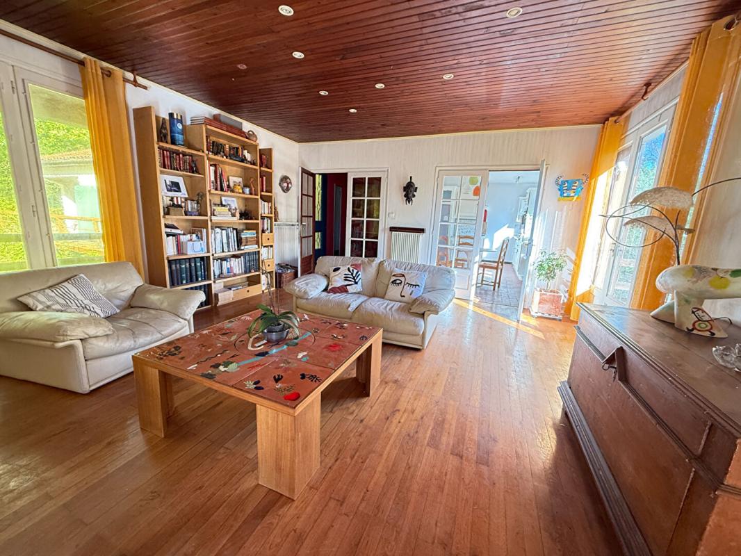 MARSAC Maison Marsac 8 pièce(s) 200 m2 5