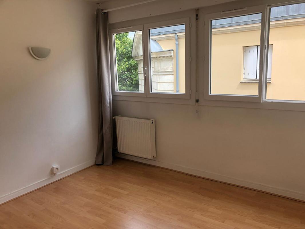 BORDEAUX Appartement  58m²  T3  - Bordeaux proche Gare 15