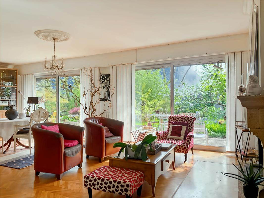 SAINT-AVE Maison familiale à la campagne 7