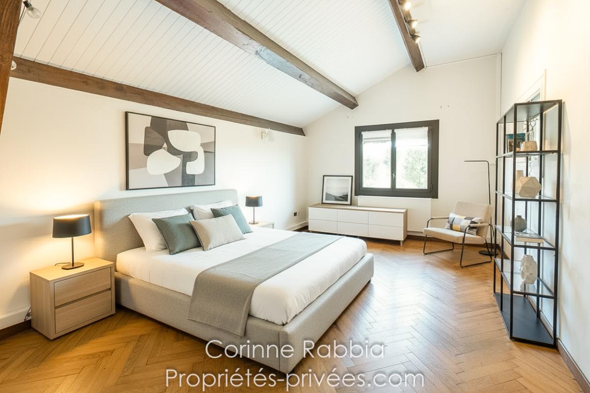 AUCAMVILLE Maison de 180m². 6 pièces 7