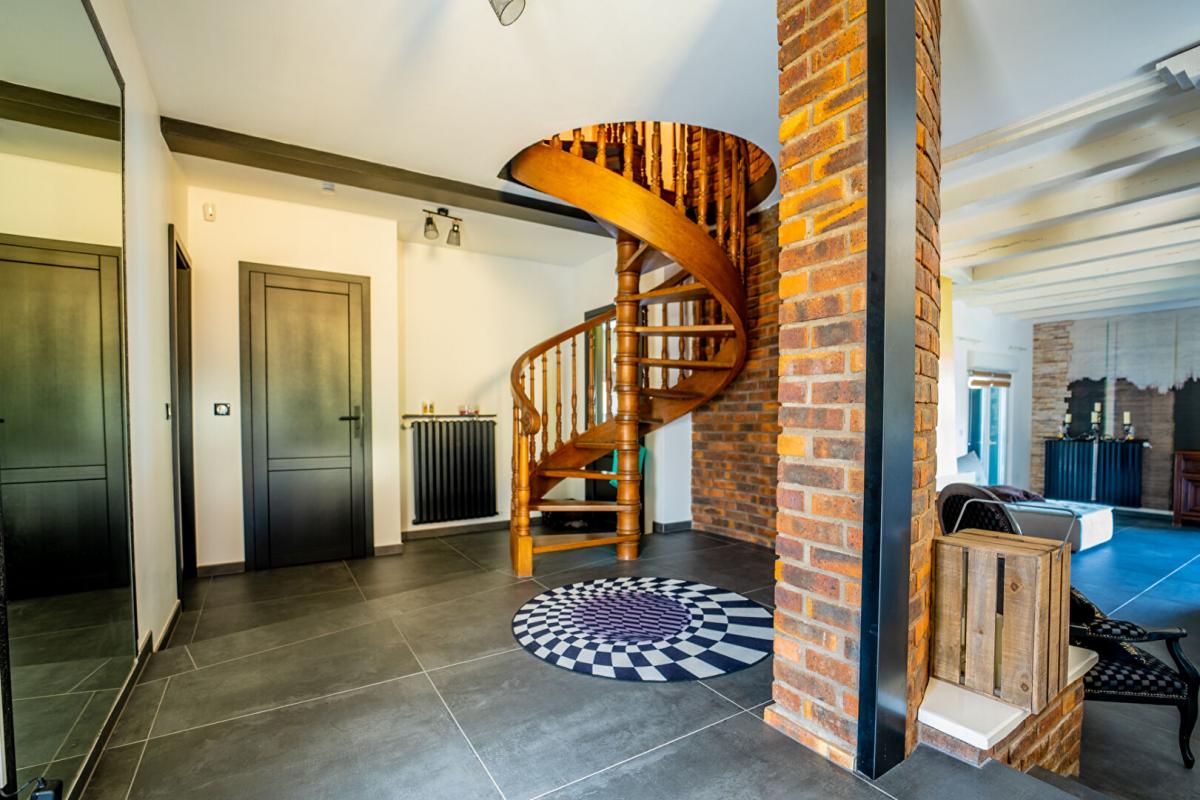 MAIZIERES-LES-METZ Maison de caractère de 261 m² sur 20 ares avec espaces de vie remarquables 2