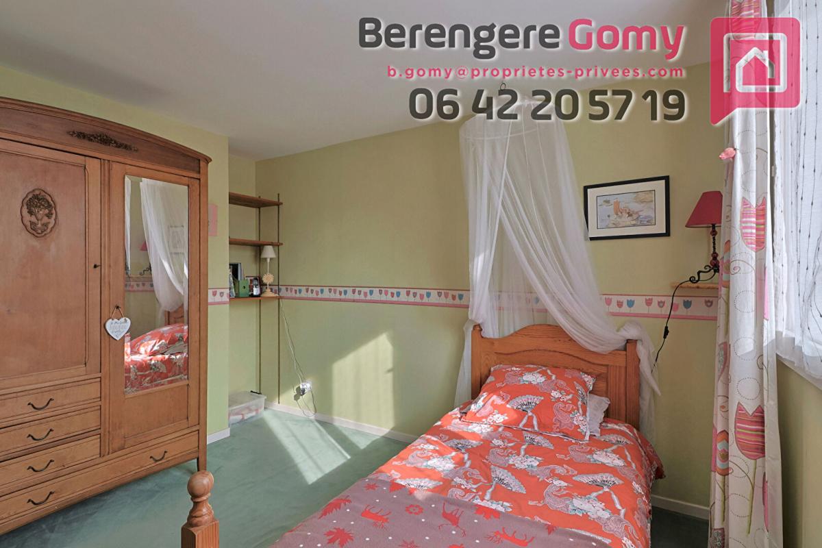 LE PLESSIS-BOUCHARD Idéal grande famille - Maison 5 chambres - suite parentale - combles aménagés 13