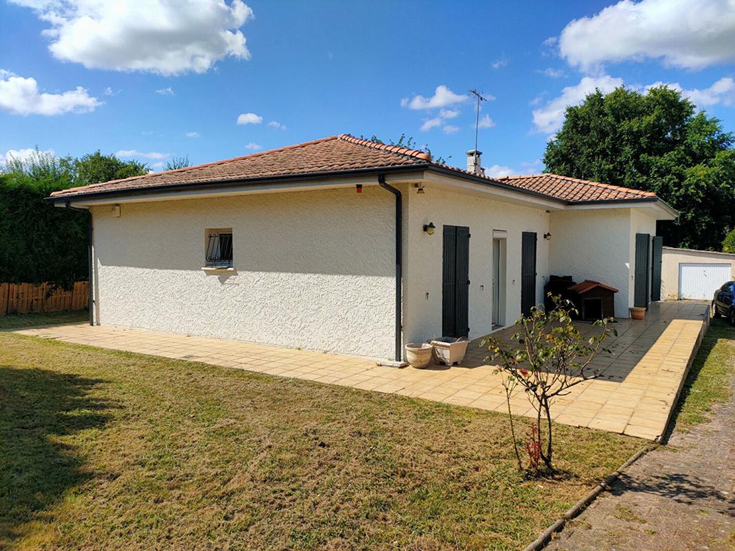 YVRAC Maison Yvrac 6 pièce(s) 130 m2 1