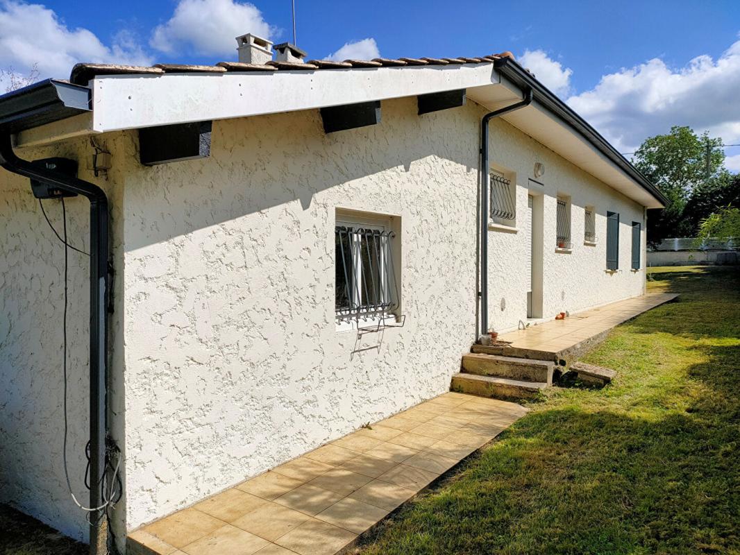 YVRAC Maison Yvrac 6 pièce(s) 130 m2 6