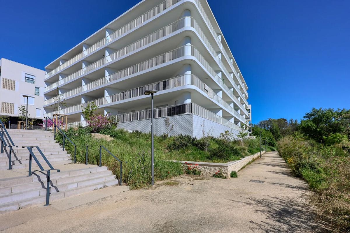 MARSEILLE-14E-ARRONDISSEMENT T4 récent + VUE exceptionnelle + 2 parkings boxables 13