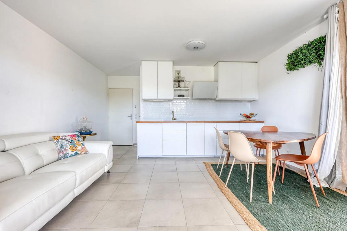 MARSEILLE-14E-ARRONDISSEMENT T4 récent + VUE exceptionnelle + 2 parkings boxables 7