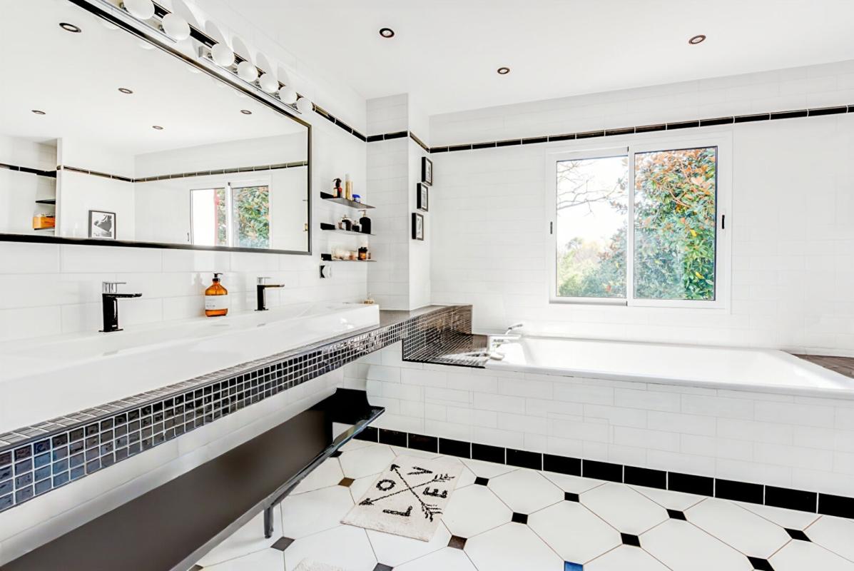 ARCANGUES ARCANGUES VILLA D'EXCEPTION  ELEGANCE AUTHENTICITÉ ET CALME ABSOLU 9