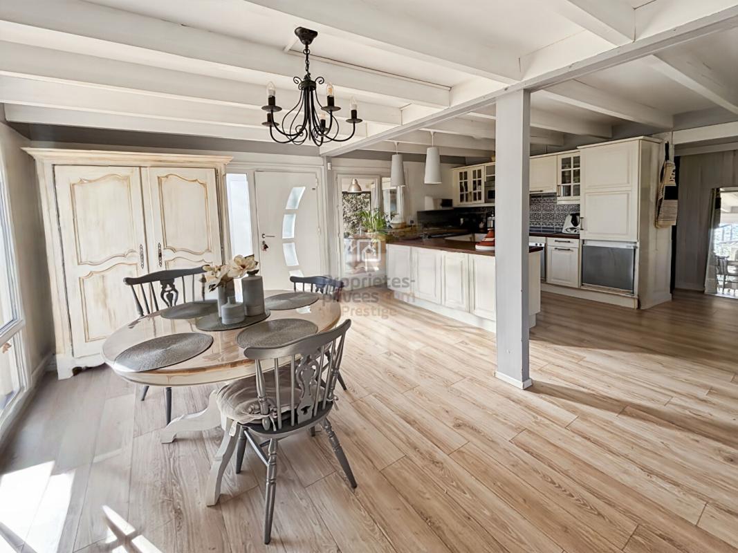 LE TEICH LE TEICH -GUJAN MESTRAS MAISON  DE CHARME AVEC 3 CHAMBRES  AVEC  DÉPENDANCE ET JARDIN PISCINABLE 2