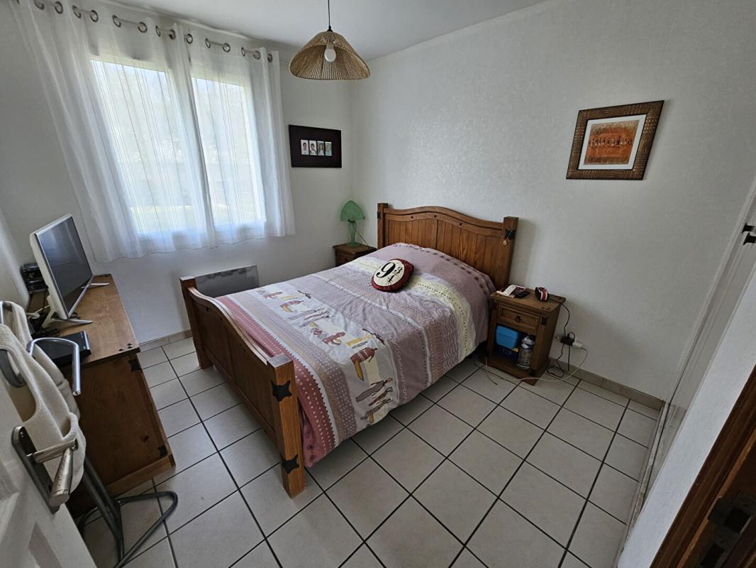 HOUDAN Houdan 5 mn / Maison familiale 6 chambres / Sous-sol total 10