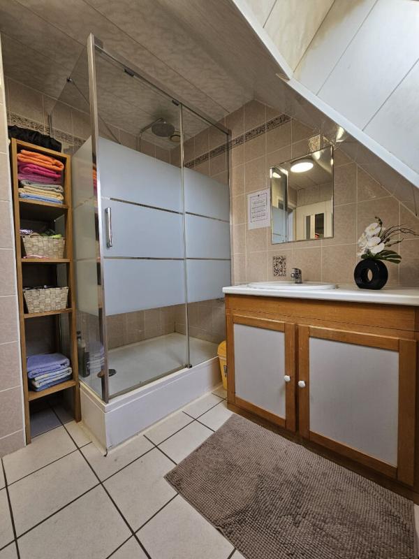 HOUDAN Houdan 5 mn / Maison familiale 6 chambres / Sous-sol total 15