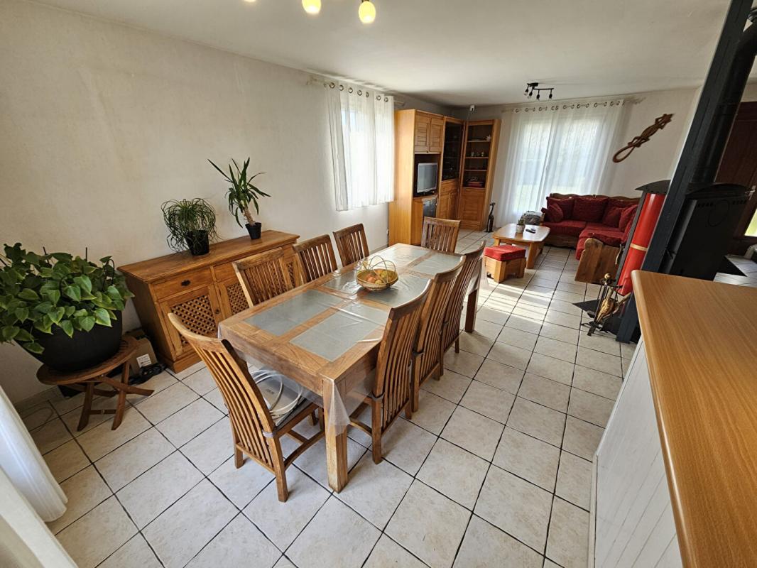 HOUDAN Houdan 5 mn / Maison familiale 6 chambres / Sous-sol total 7