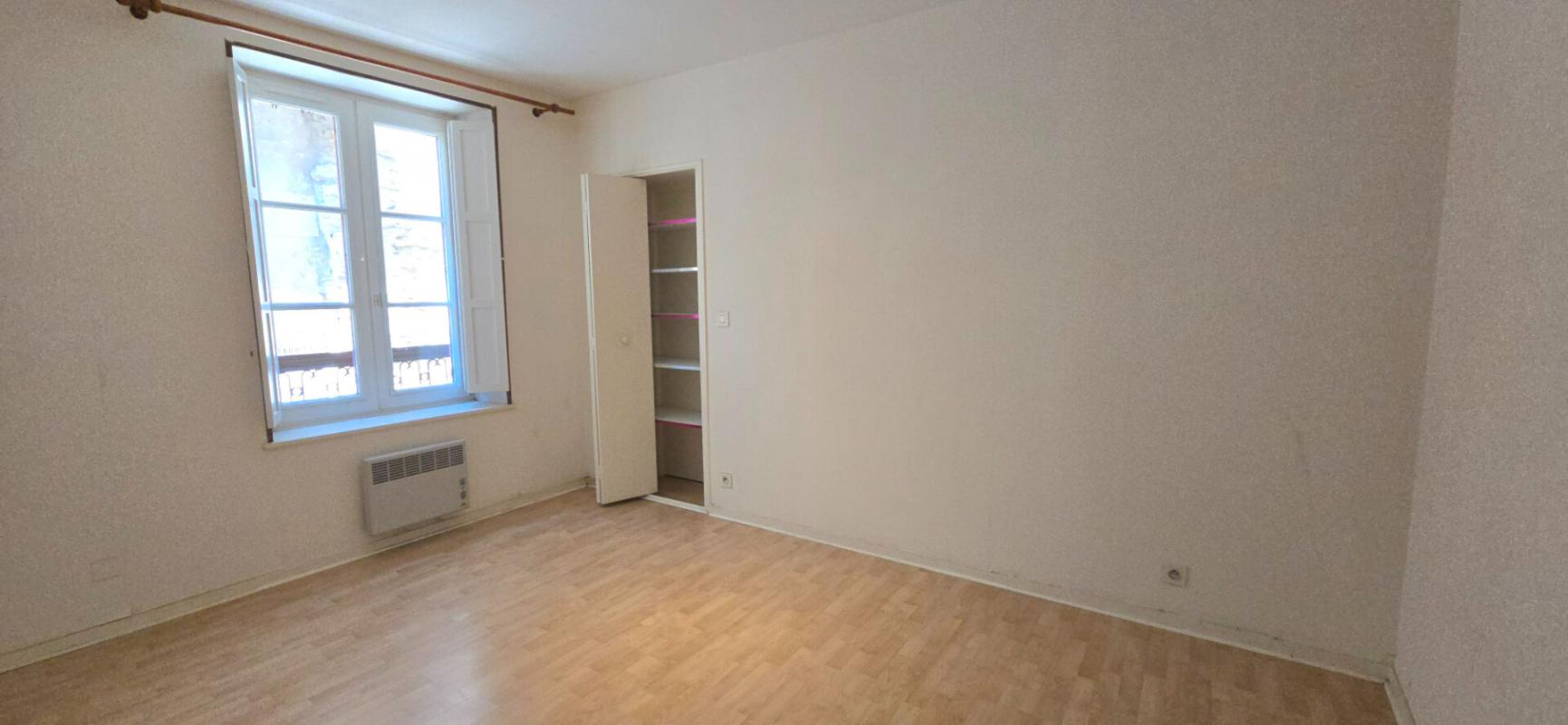 PERIGUEUX Appartement T3, résidence sécurisée avec ascenseur , cave privative, garage indépendant 11