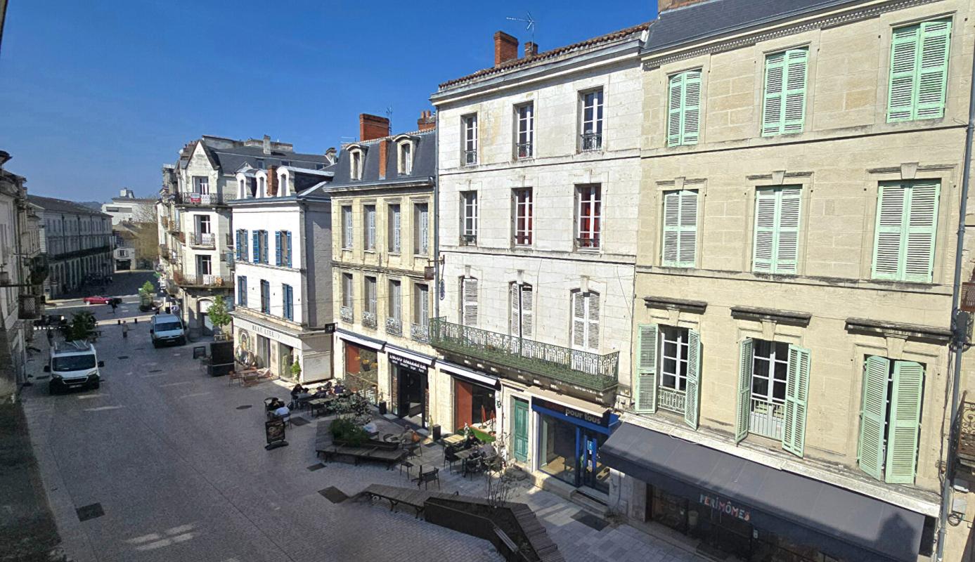 PERIGUEUX Appartement T3, résidence sécurisée avec ascenseur , cave privative, garage indépendant 3