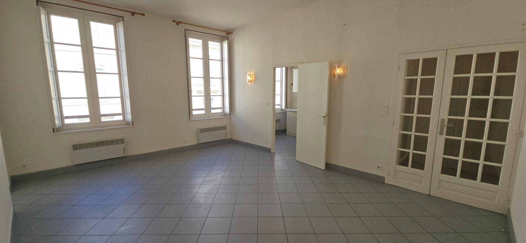 PERIGUEUX Appartement T3, résidence sécurisée avec ascenseur , cave privative, garage indépendant 4