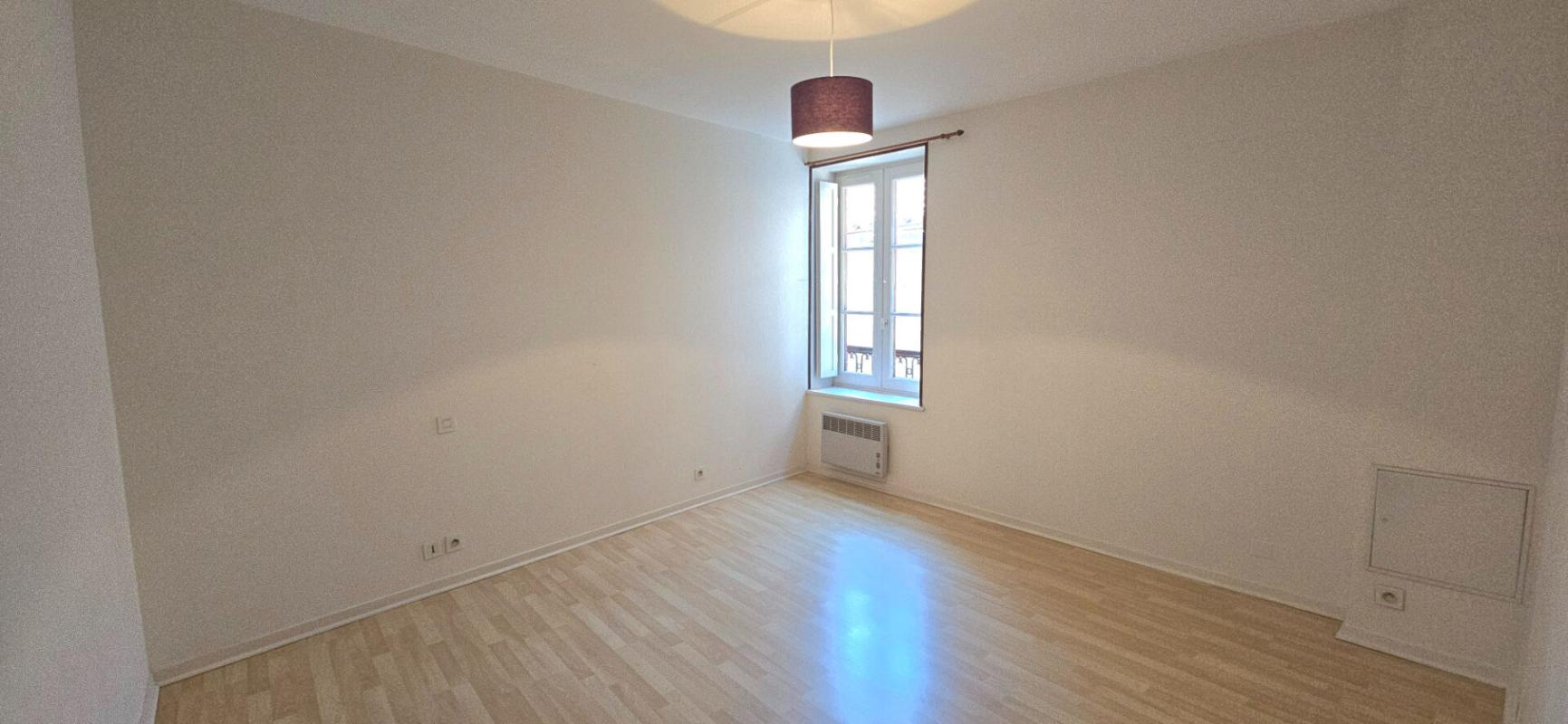 PERIGUEUX Appartement T3, résidence sécurisée avec ascenseur , cave privative, garage indépendant 9