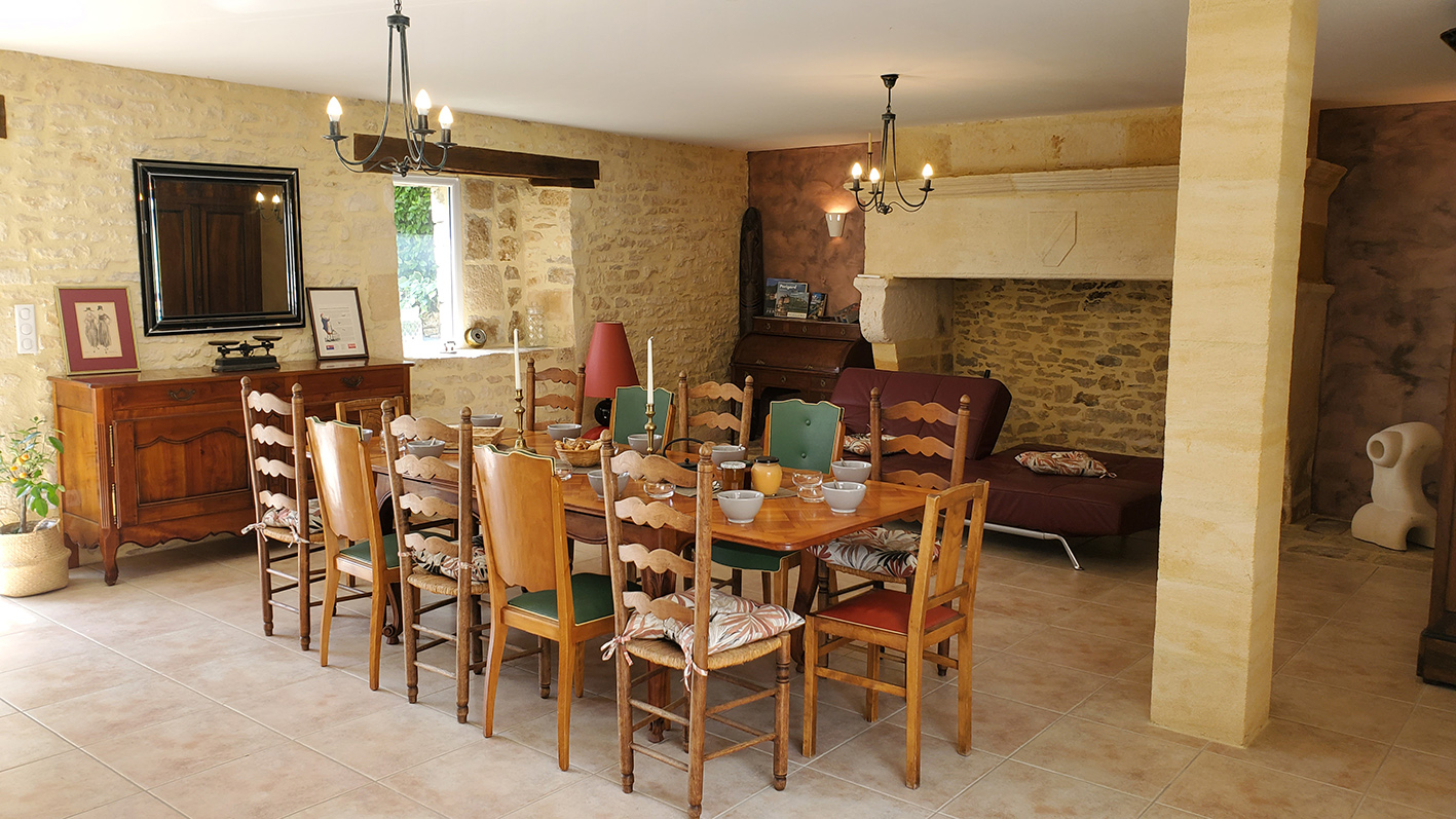 ARCHIGNAC Maison Archignac 11 pièce(s) 480 m2 16