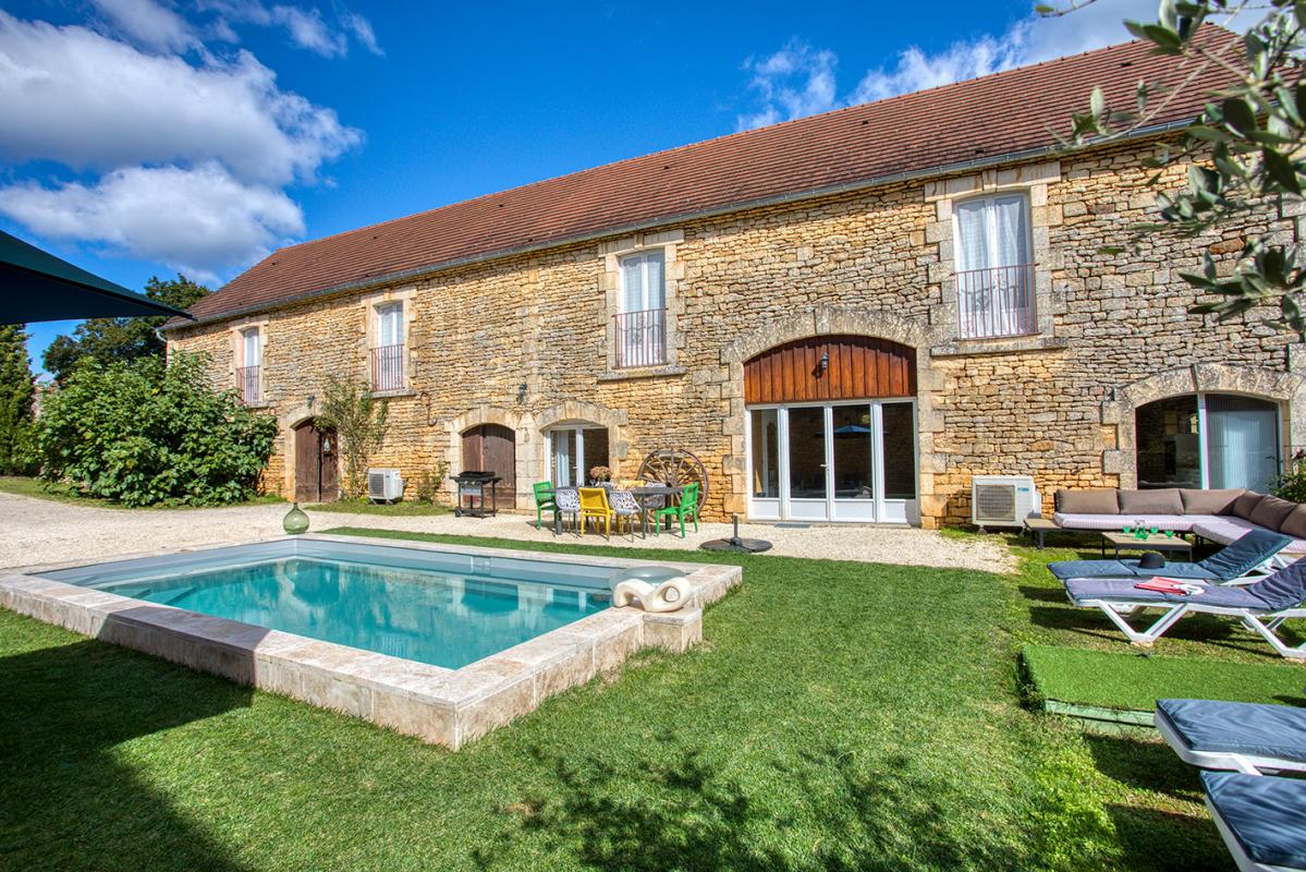 ARCHIGNAC Maison Archignac 11 pièce(s) 480 m2 2