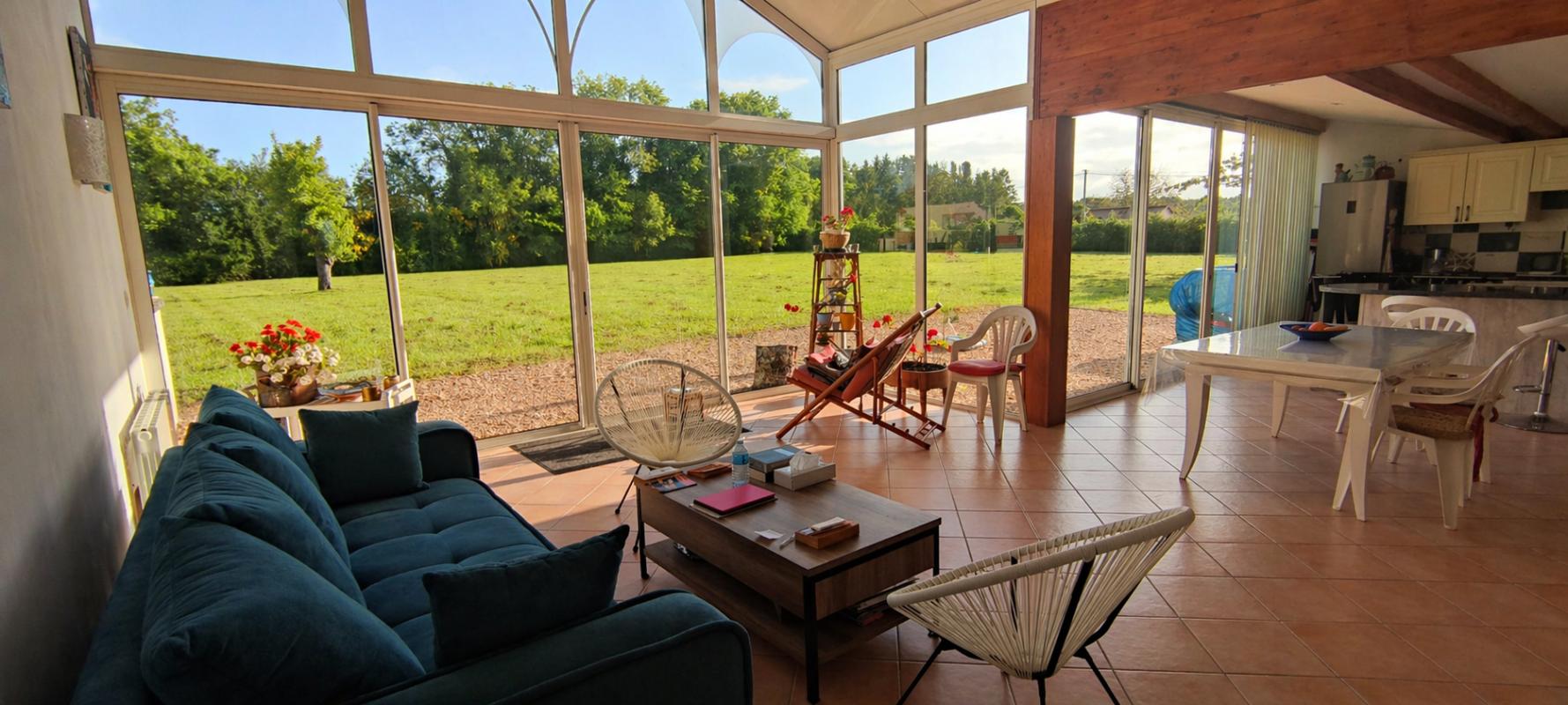 SAINT-SEVERIN AUTHENTIQUE CHARENTAISE RENOVEE   3ch, veranda, 5000m2 de terrain, 2 garages 7
