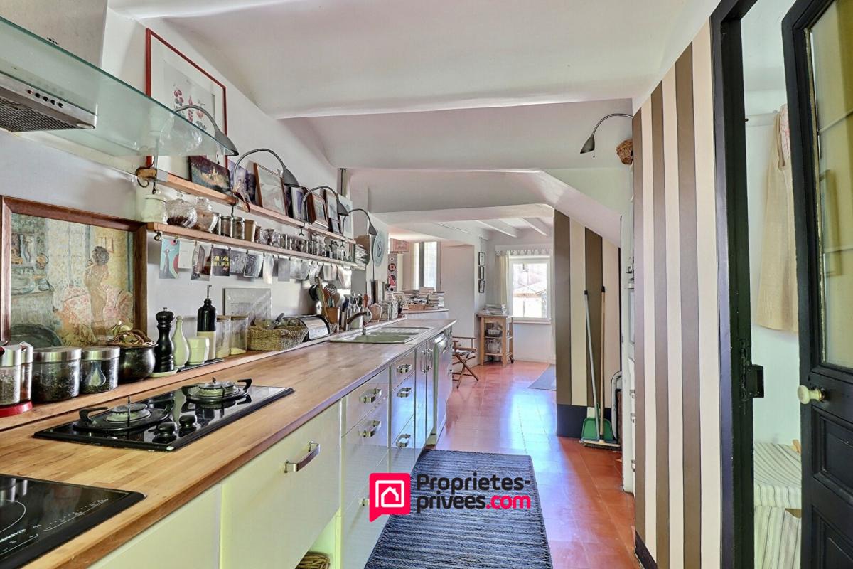 UZES UZES, 10 km ,Maison de village  avec jardin et piscine 10