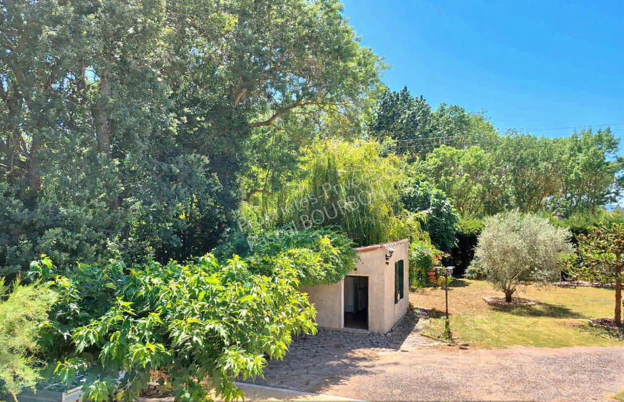 CAMBIEURE Maison  7 pièces 5 Ch 183 m2  Garages 7