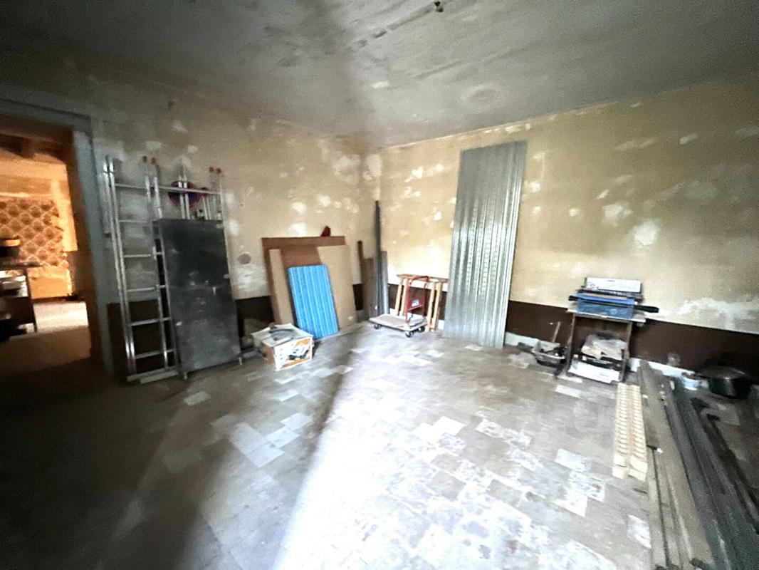 MONDOUBLEAU IMMEUBLE  A RENOVER   MONDOUBLEAU 10