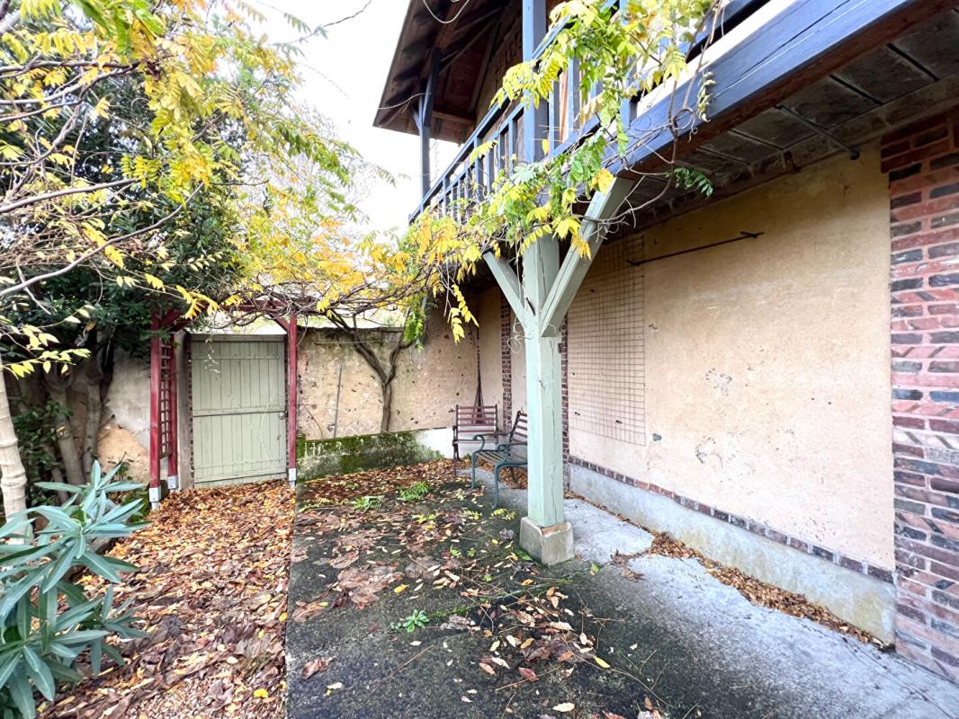 MONDOUBLEAU IMMEUBLE  A RENOVER   MONDOUBLEAU 4