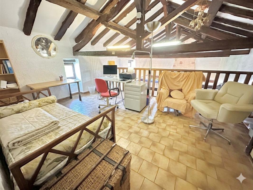 CAHORS Cahors, maison 5 chambres sur près de 1400 m2 de terrain avec piscine 15