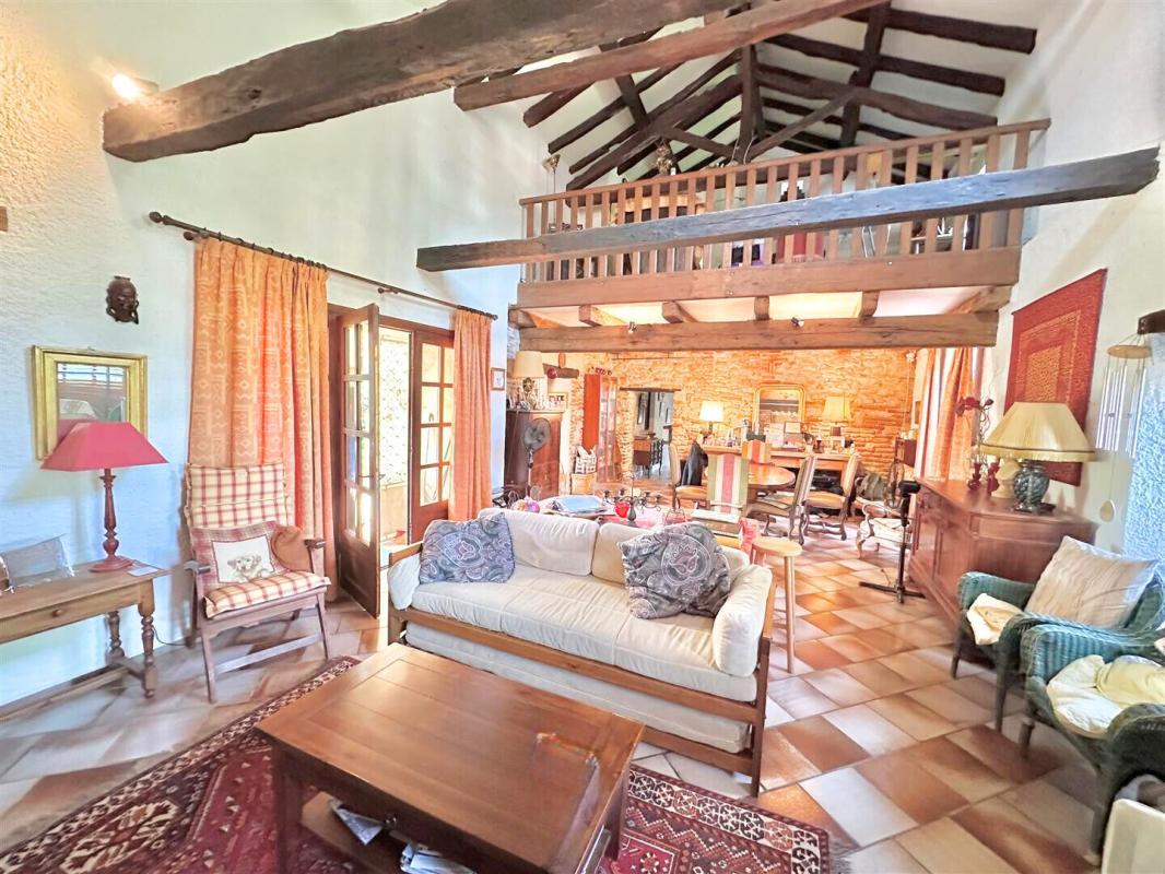 CAHORS Cahors, maison 5 chambres sur près de 1400 m2 de terrain avec piscine 3