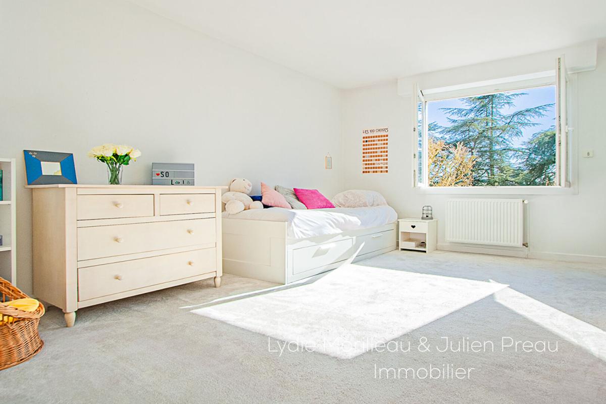 NANTES APPARTEMENT T4 LUMINEUX - VUE SUR PARC DE PROCÉ 9