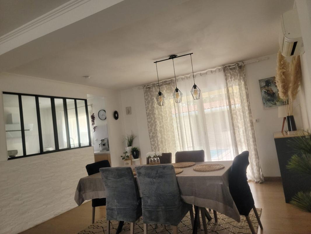 MONTARNAUD Villa  6 pièce(s) 155 m2 4 chambres + STUDIO 6