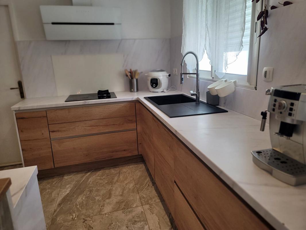 MONTARNAUD Villa  6 pièce(s) 155 m2 4 chambres + STUDIO 8