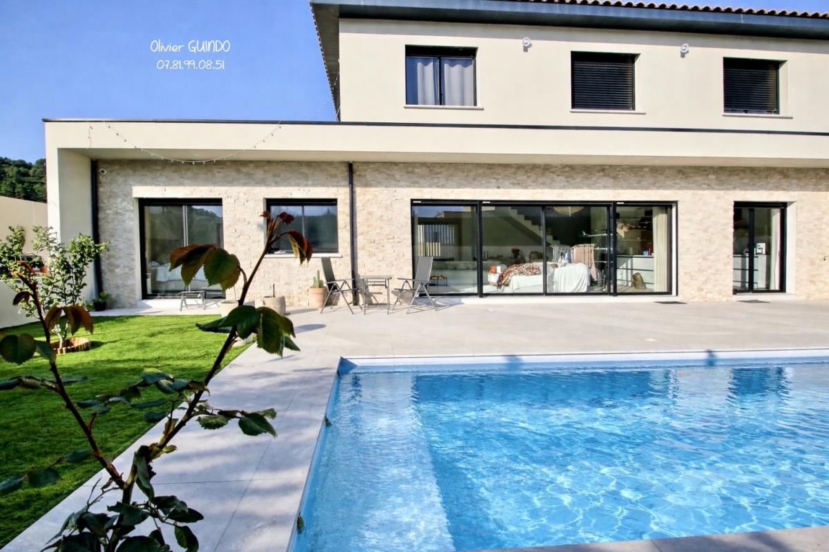 CLERMONT-L'HERAULT Maison 6 pièces de 160 m2 sur terrain de 500 m2 avec piscine 16