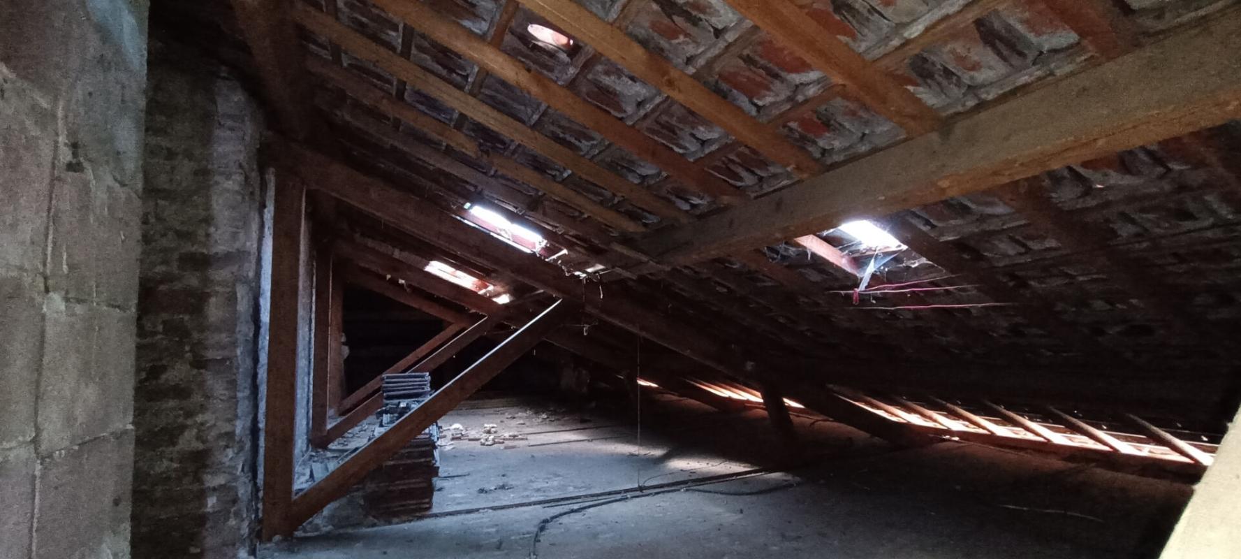 LUXEUIL-LES-BAINS Local commercial  212m2 13