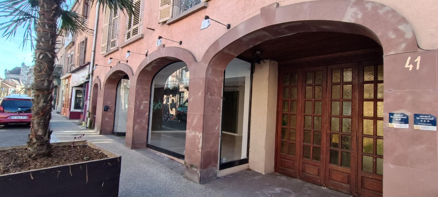 LUXEUIL-LES-BAINS Local commercial  212m2 3