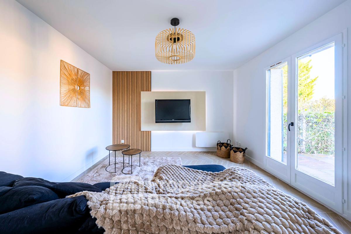 ORSAY Propriété rénovée et sa dépendance à fort potentiel 4